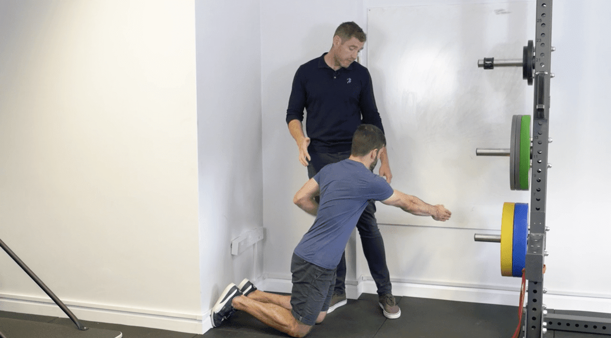 A simple eccentric hamstring exercise targeting the proximal hamstring