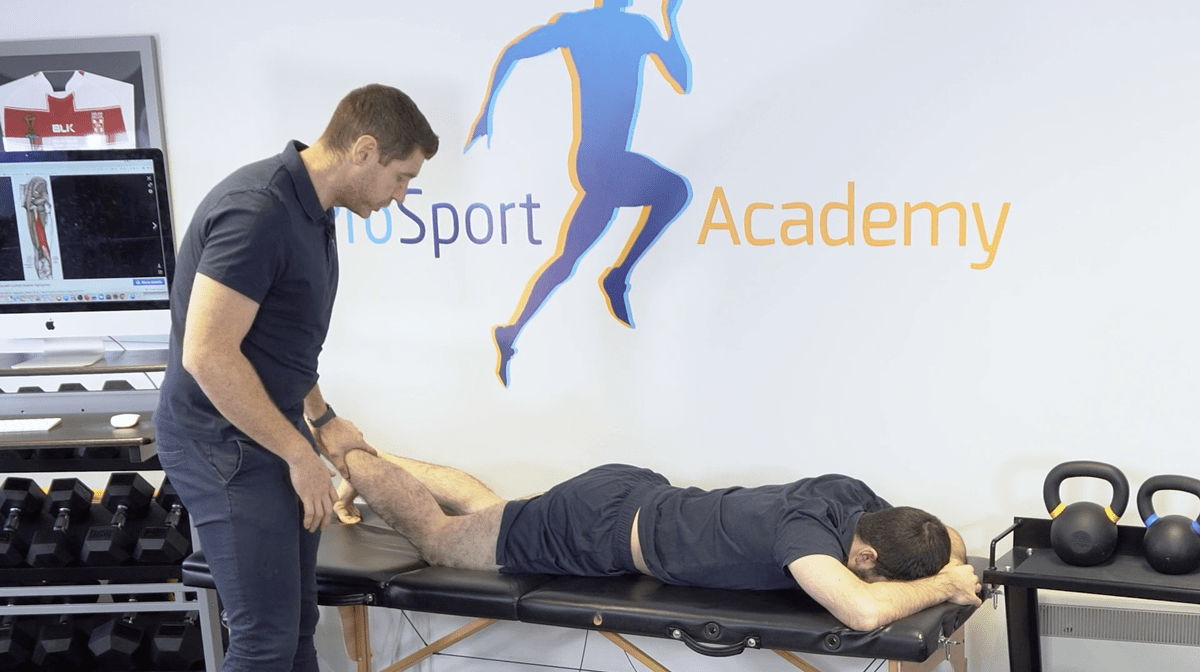 Using knee flexion to test for hamstring strain injuries