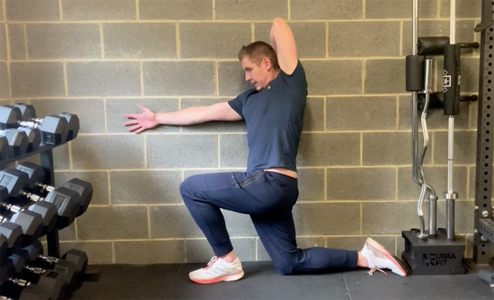 Left external obliques stretch to assist in mobilising the thoracic spine